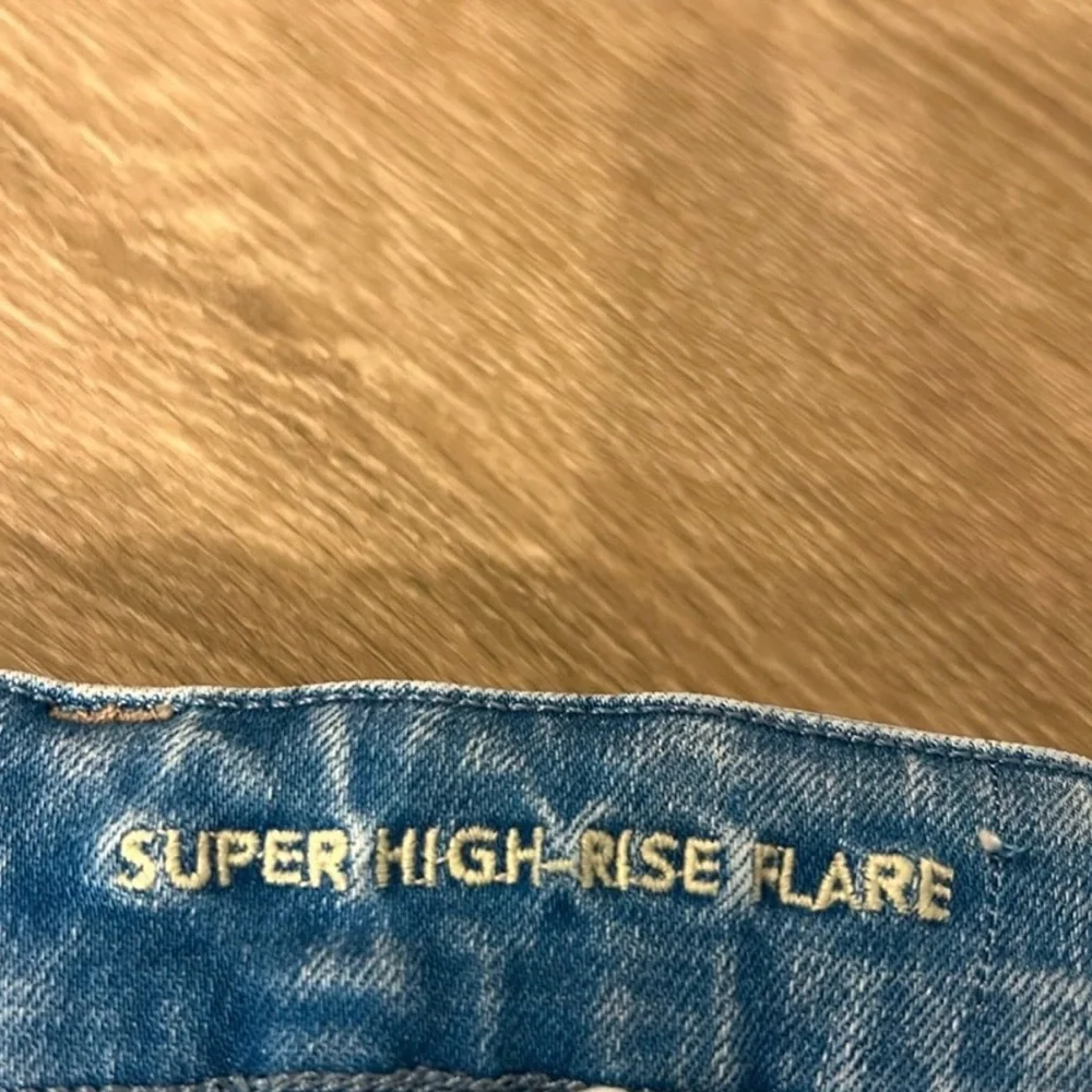 Like New 💙American Eagle Super High-Rise Flare 👖Wide Leg Jeans💙Size 6 - Picture 4 of 8